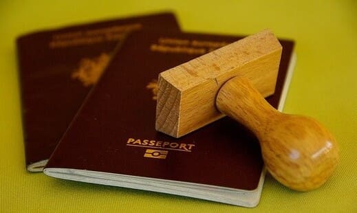 Viajar con dos pasaportes